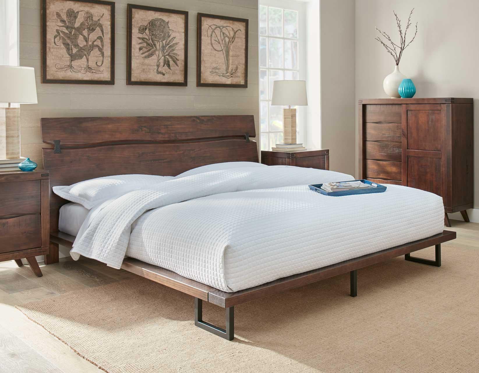 Steve Silver Pasco King Platform Bed in Cocoa