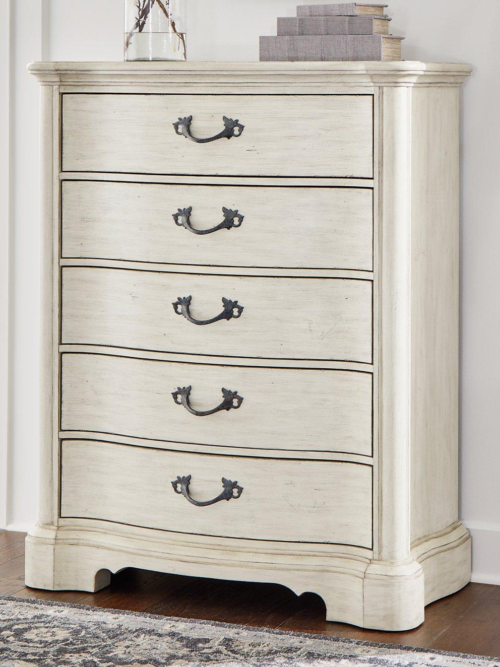 Arlendyne Chest of Drawers